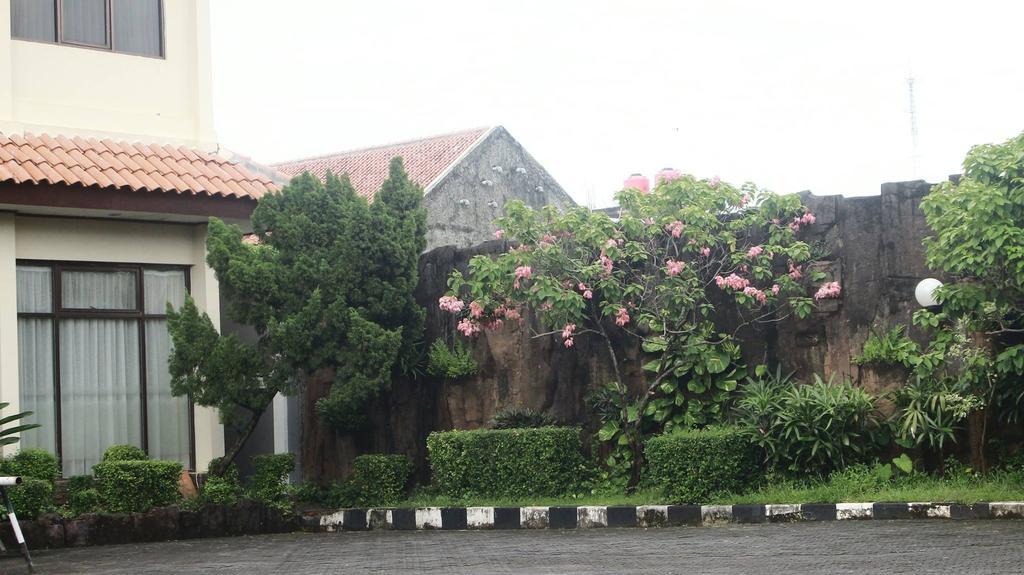 Готель Jepara Indah Екстер'єр фото